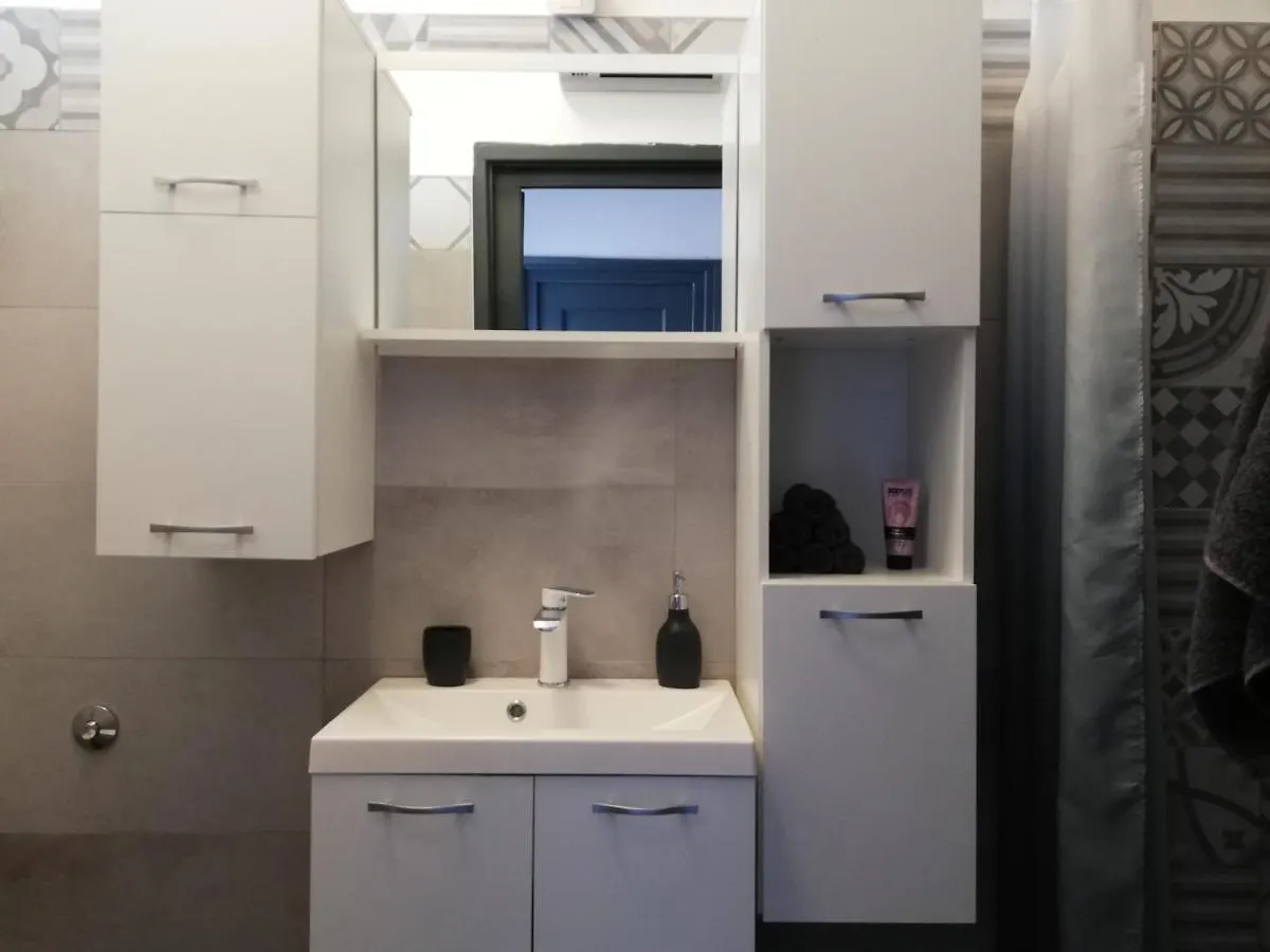 Gray Pearl Apartment Pula 0*,  Croatia